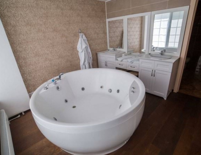 ЛЮКС 2-МЕСТНЫЙ 2-КОМНАТНЫЙ (КОРПУС 2, 20) - Санаторий «Нарочь» Беларусь